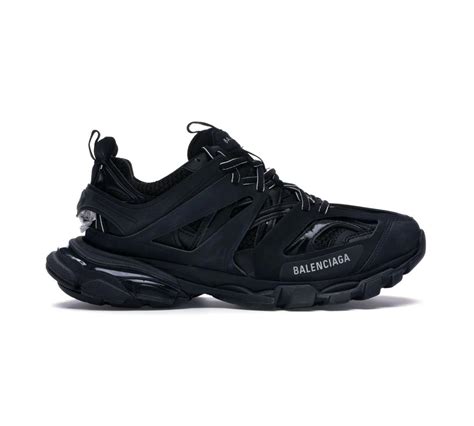 balenciaga track runner size guide.